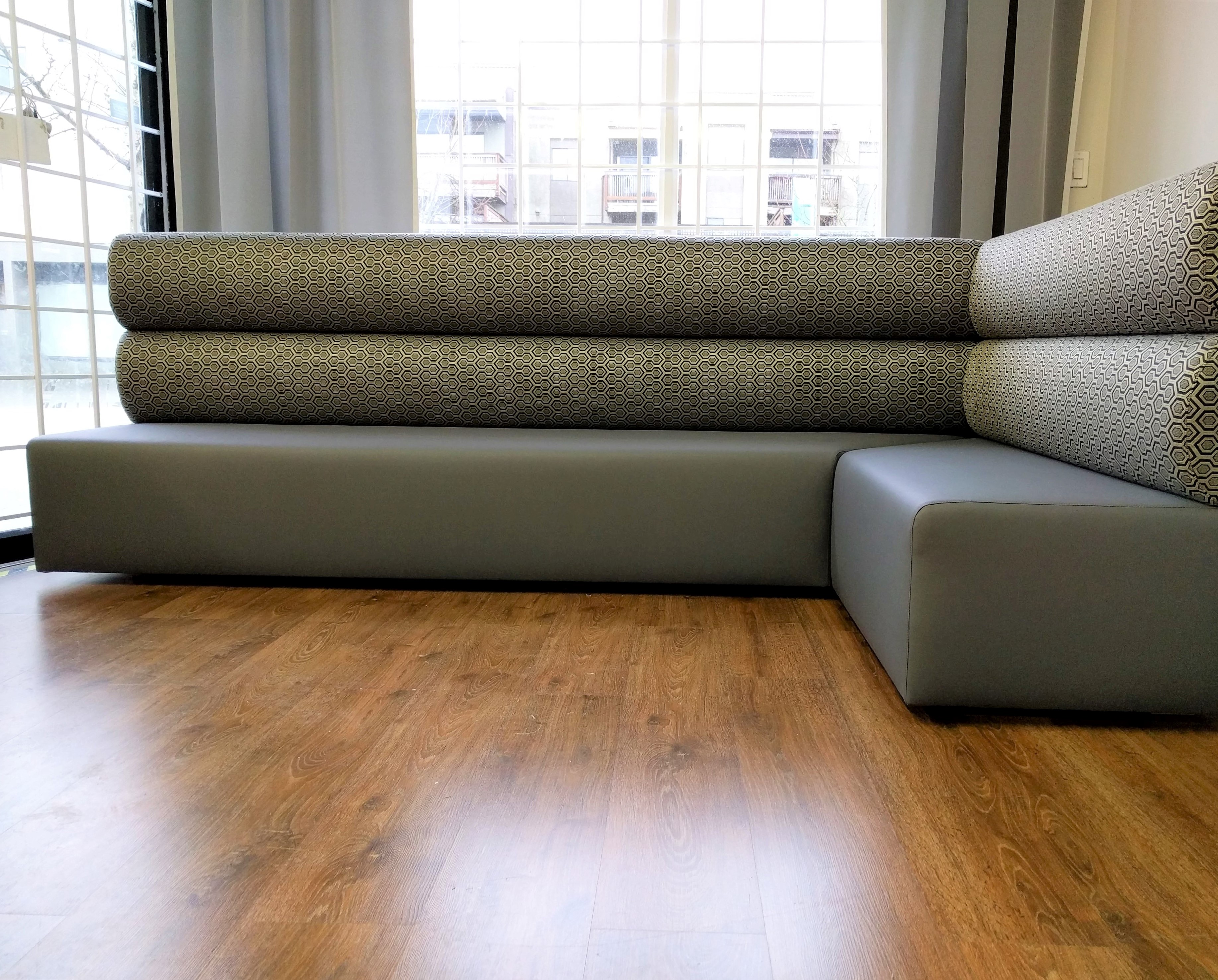 3.17.UnitedUpholsteryCustomNookUpholstery (2) UNITED UPHOLSTERY